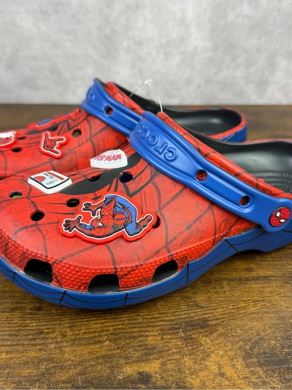 NEW Crocs Classic Clog Marvel Spider-Man Size 6J Kid’s 211409-90H Slip-On Shoes